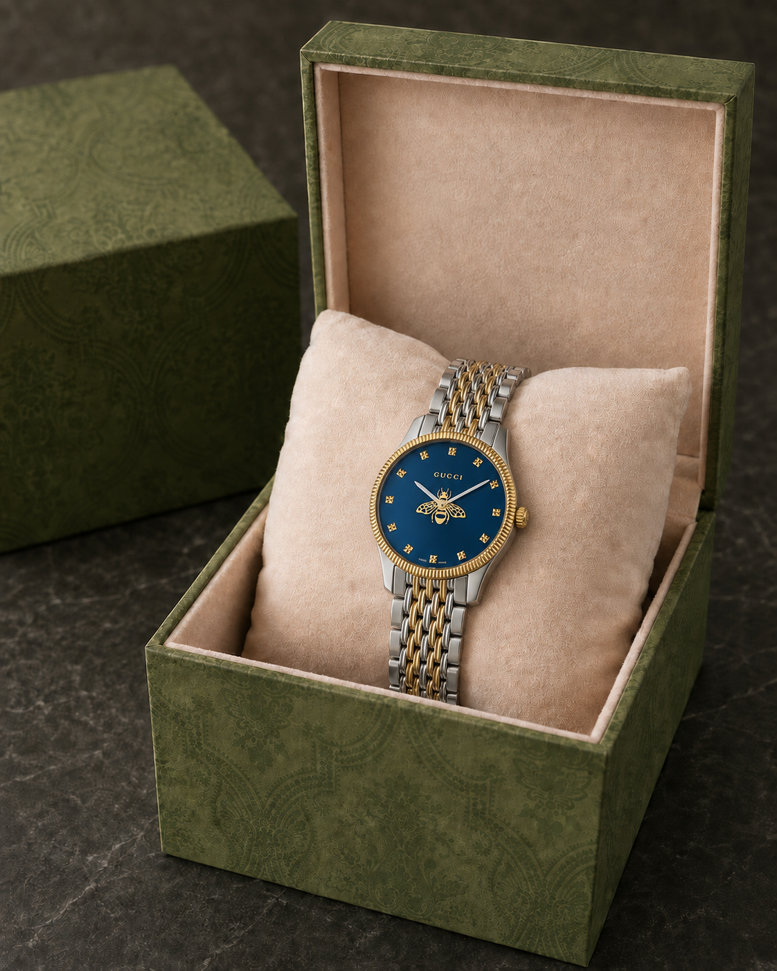 Gucci G-Timeless 29 mm Blue Bee Seconds-Hand Watch YA1265029 presented with packaging