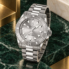 Gucci Dive 40 mm Silver sunburst Watch – YA136354