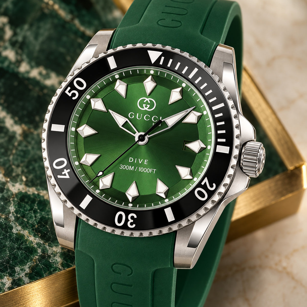 Gucci Dive 40 mm groen zonnestraalhorloge – YA136360
