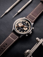 AVI-8 Hawker Hurricane Carey Dual Time Manston Schwarzes Zifferblatt Quarz AV-4088-01 Herrenuhr