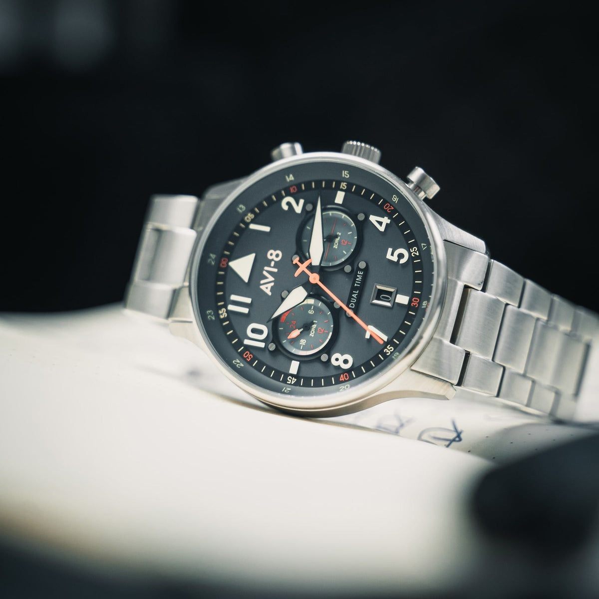 AVI-8 Hawker Hurricane Carey Dual Time Gutersloh roestvrij staal blauwe wijzerplaat quartz AV-4088-22 herenhorloge