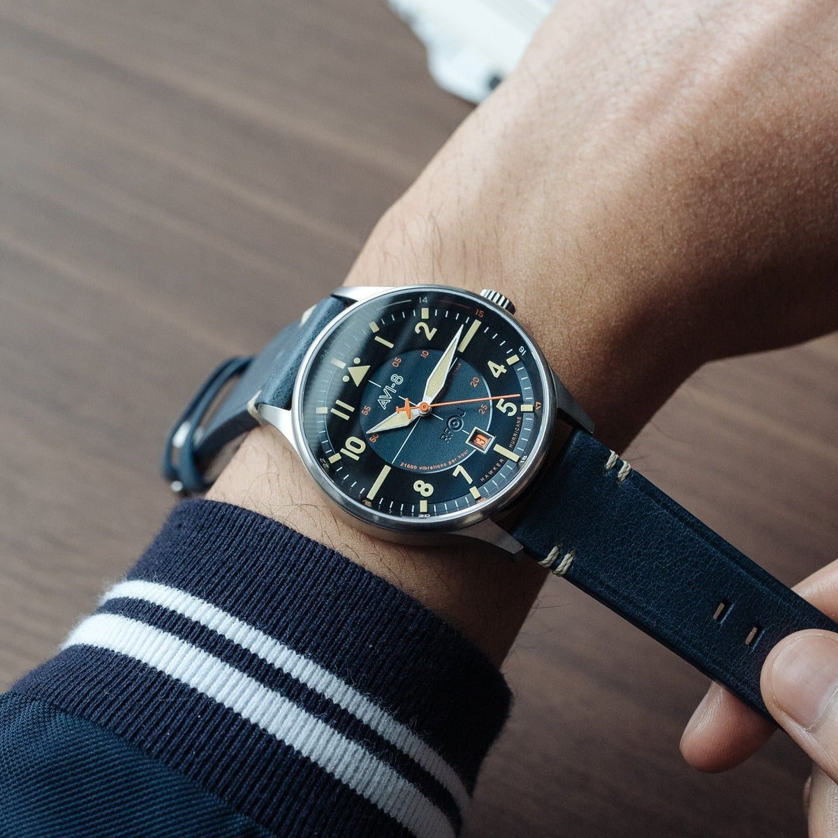AVI-8 Hawker Hurricane Kent automatisch Sussex lederen band blauwe wijzerplaat automatisch AV-4094-02 herenhorloge