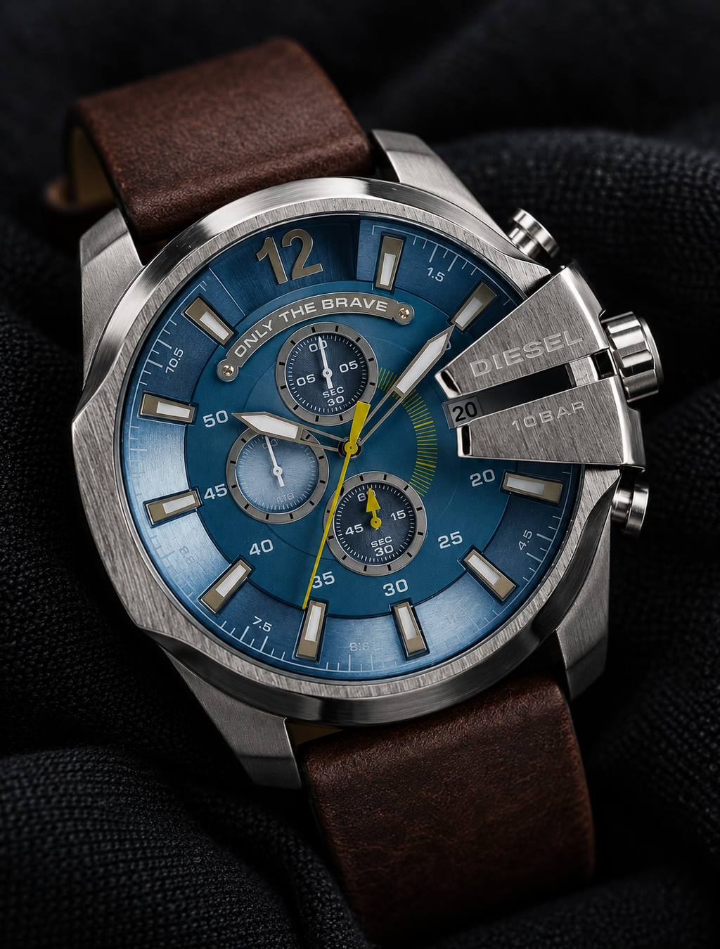 Diesel DZ4281 men's watch — 09_angled_macro.png