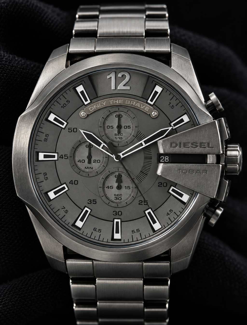 Diesel DZ4282 men's watch — 08_front_macro.png