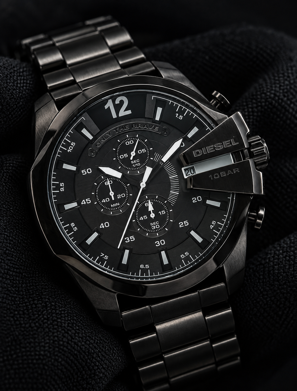 Diesel DZ4283 men's watch — 09_angled_macro.png