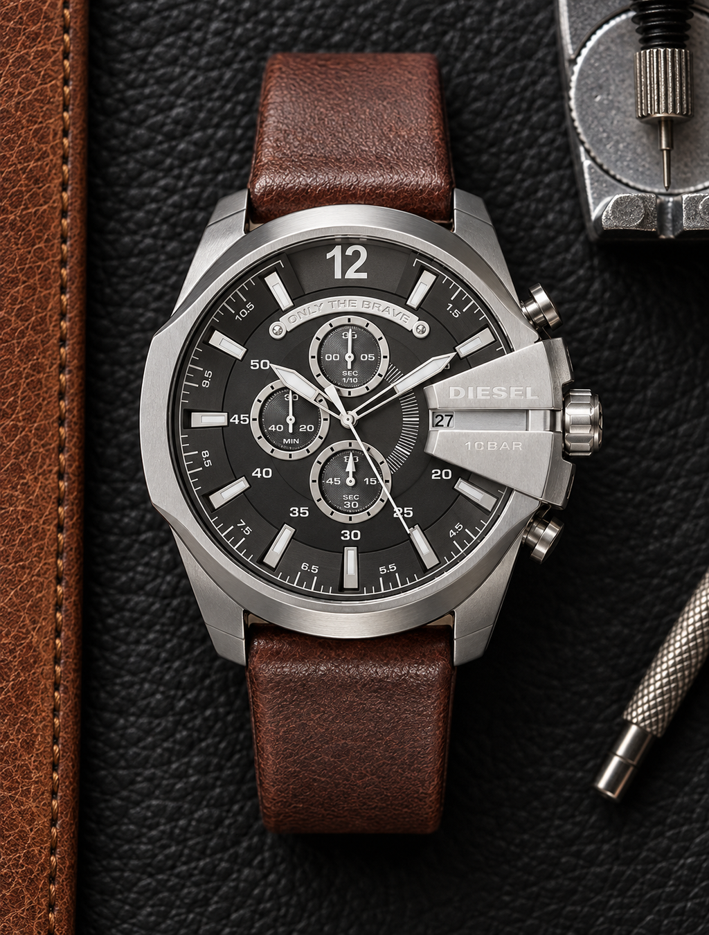 Diesel DZ4290 men's watch — 03_leather_tools.png