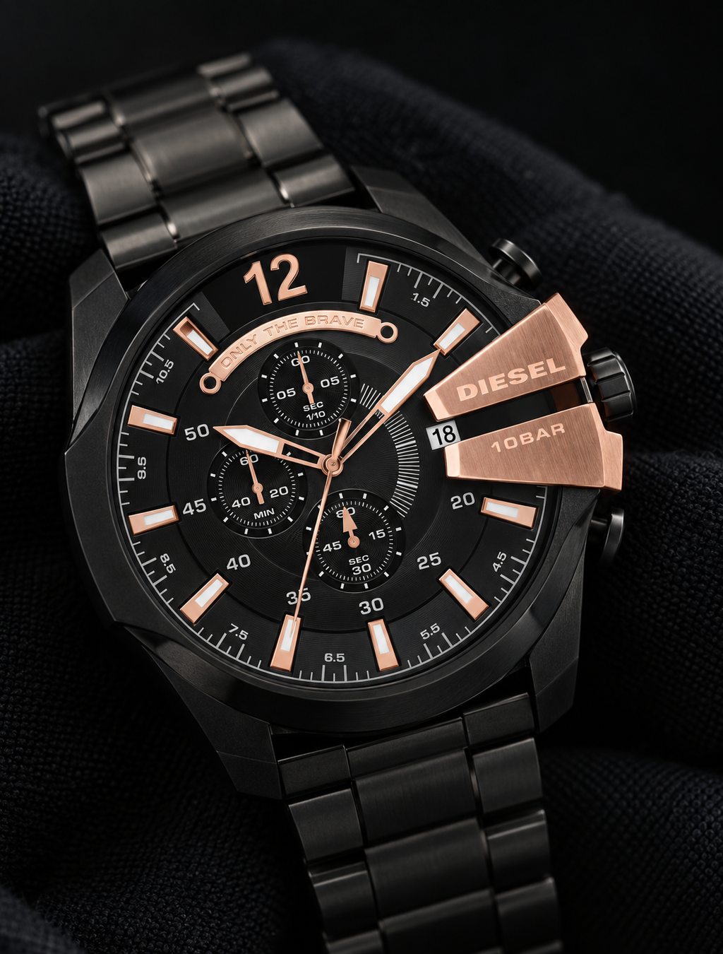 Diesel DZ4309 men's watch — 09_angled_macro.png