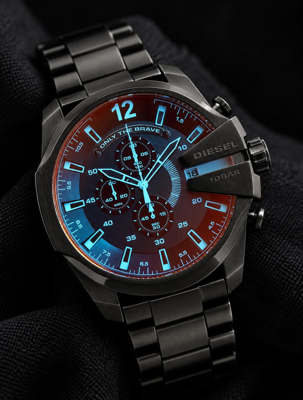 Diesel DZ4318 men's watch — 09_angled_macro.png