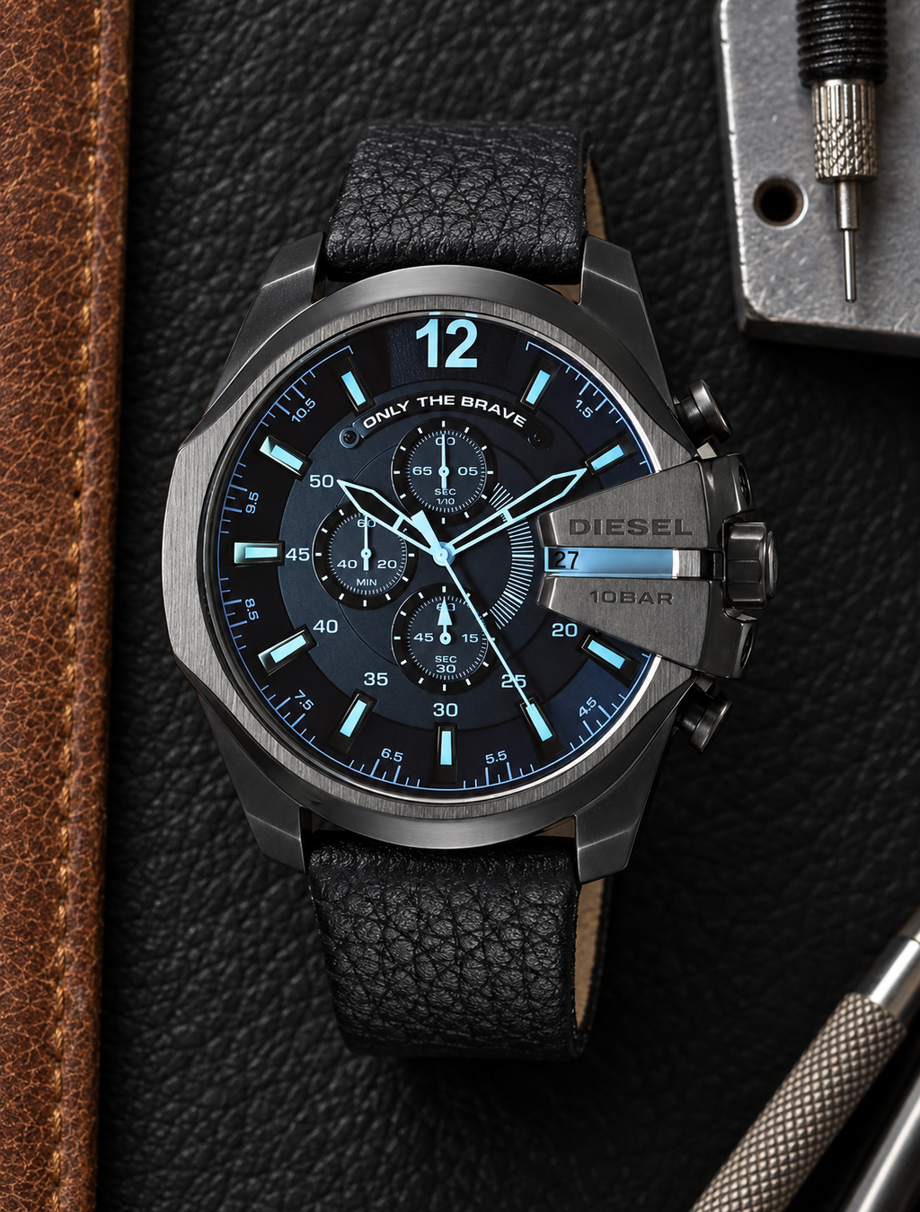 Diesel DZ4323 men's watch — 03_leather_tools.png