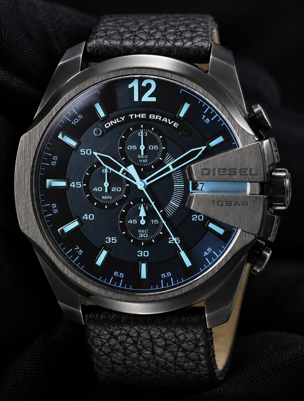 Diesel DZ4323 men's watch — 08_front_macro.png