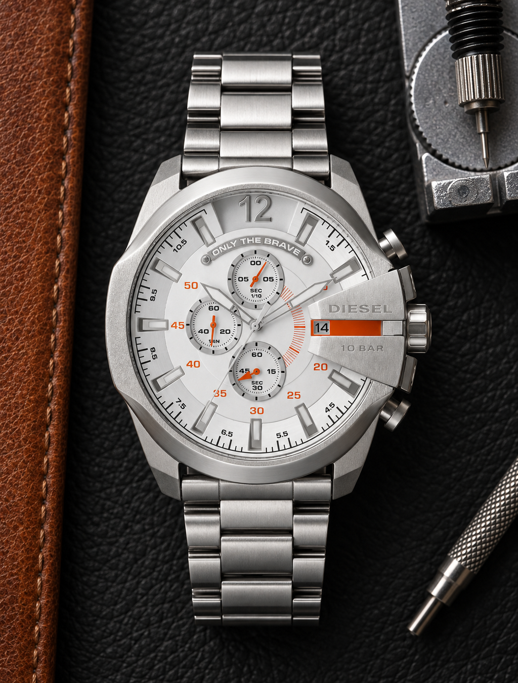 Diesel DZ4328 men's watch — 03_leather_tools.png