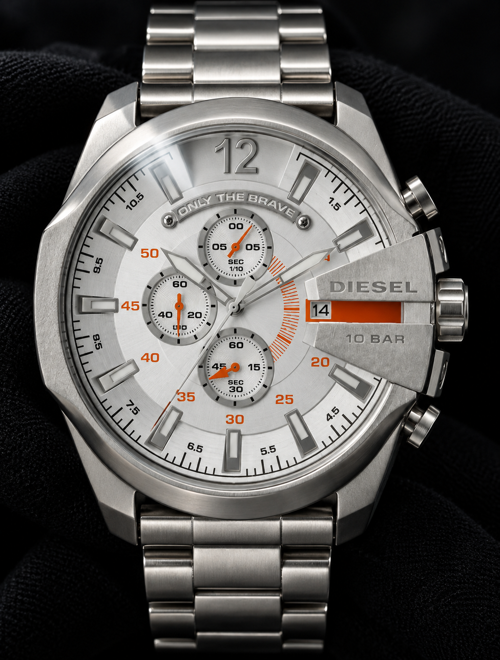 Diesel DZ4328 men's watch — 08_front_macro.png