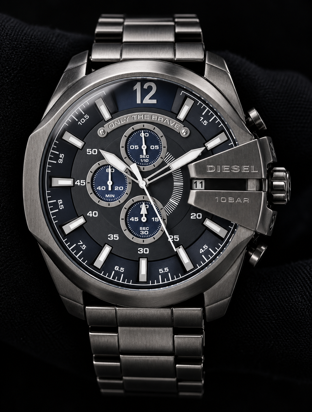 Diesel DZ4329 men's watch — 08_front_macro.png