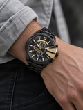 Diesel DZ4338 men's watch — 02_on_wrist.png