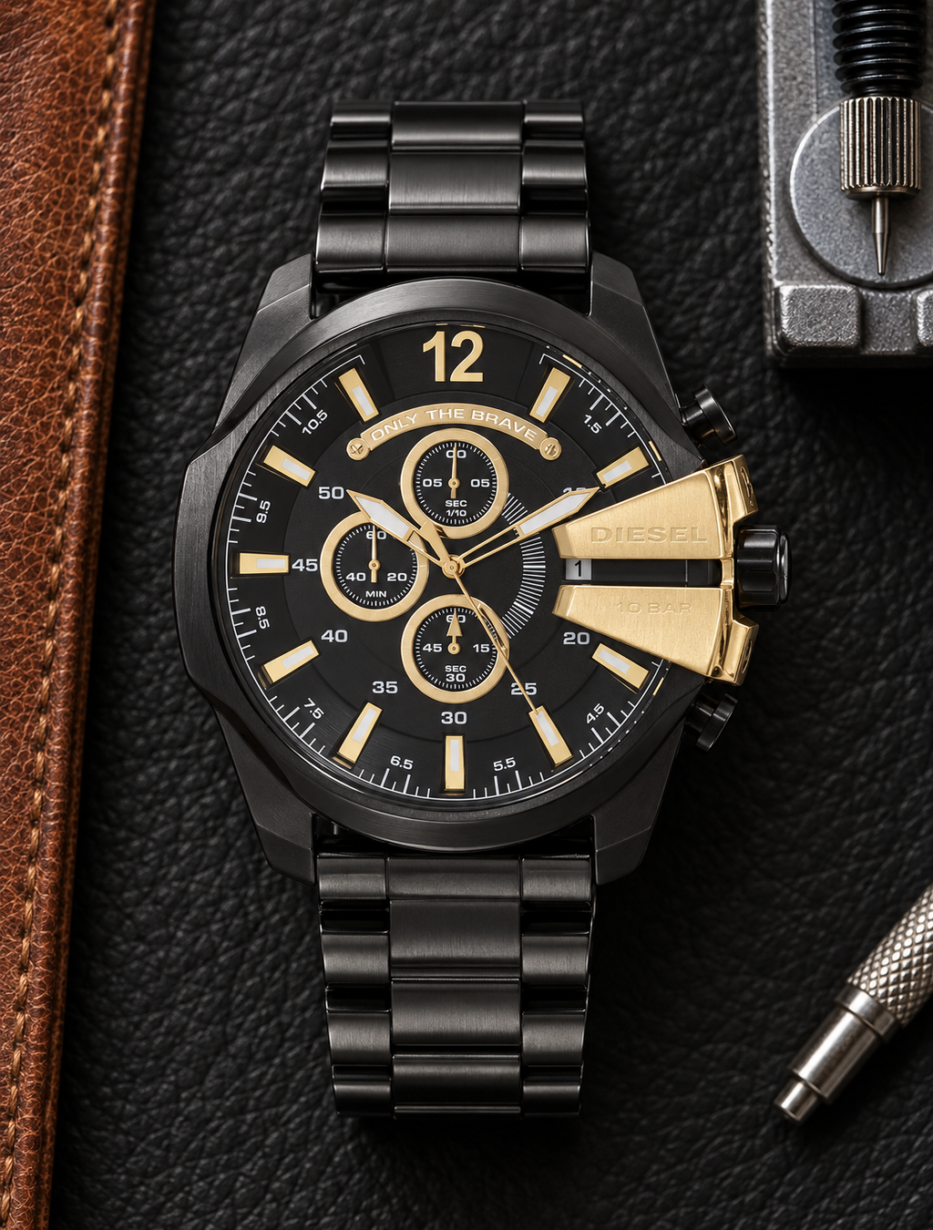 Diesel DZ4338 men's watch — 03_leather_tools.png