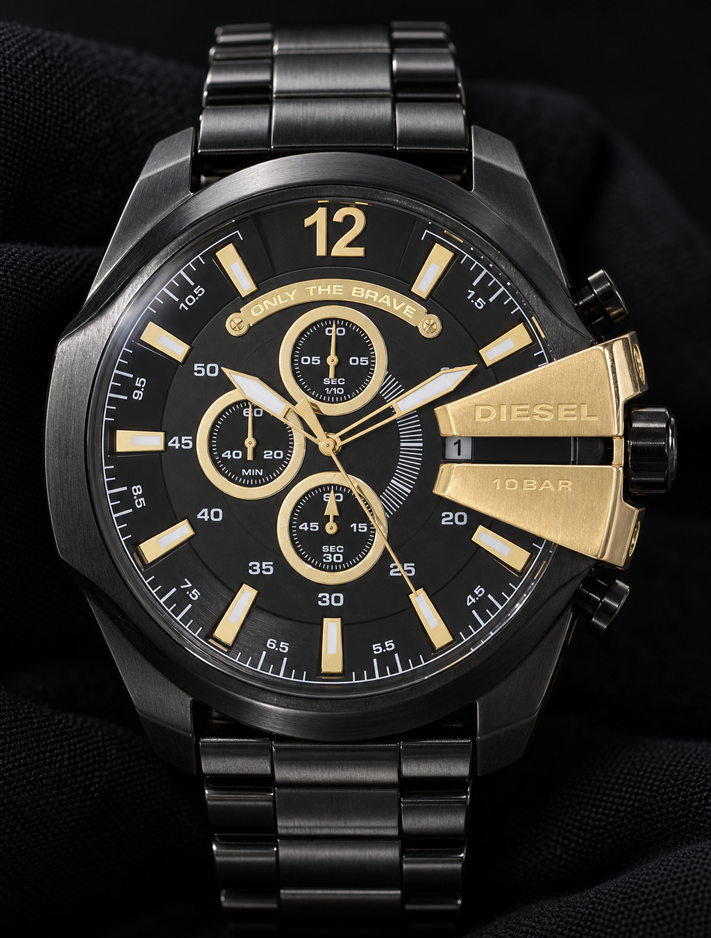 Diesel DZ4338 men's watch — 08_front_macro.png
