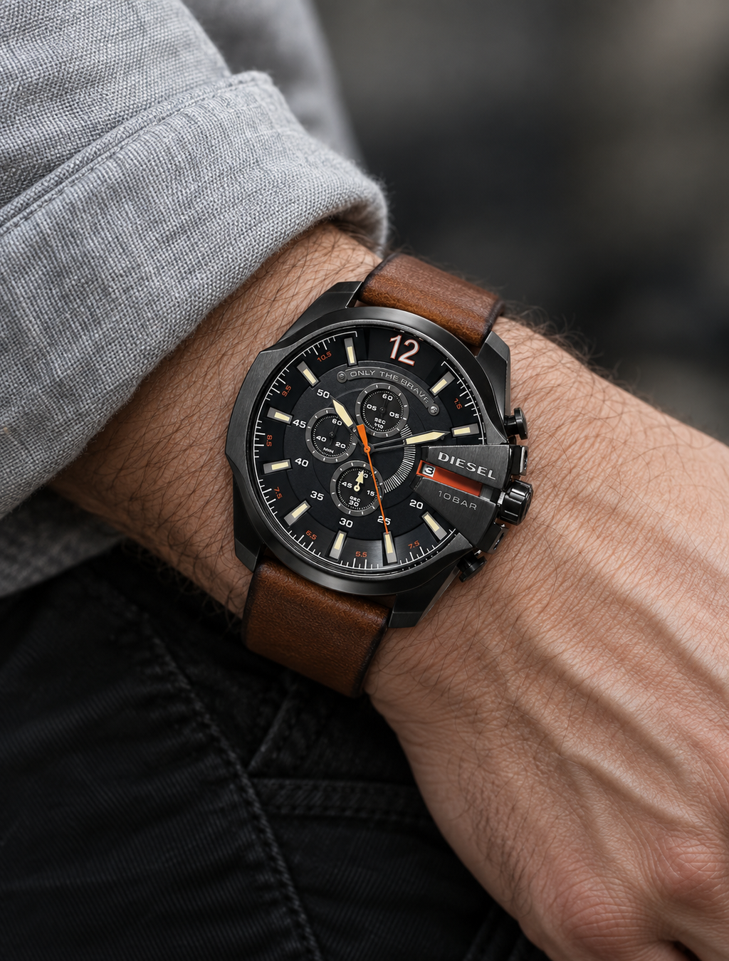 Diesel DZ4343 men's watch — 02_on_wrist.png