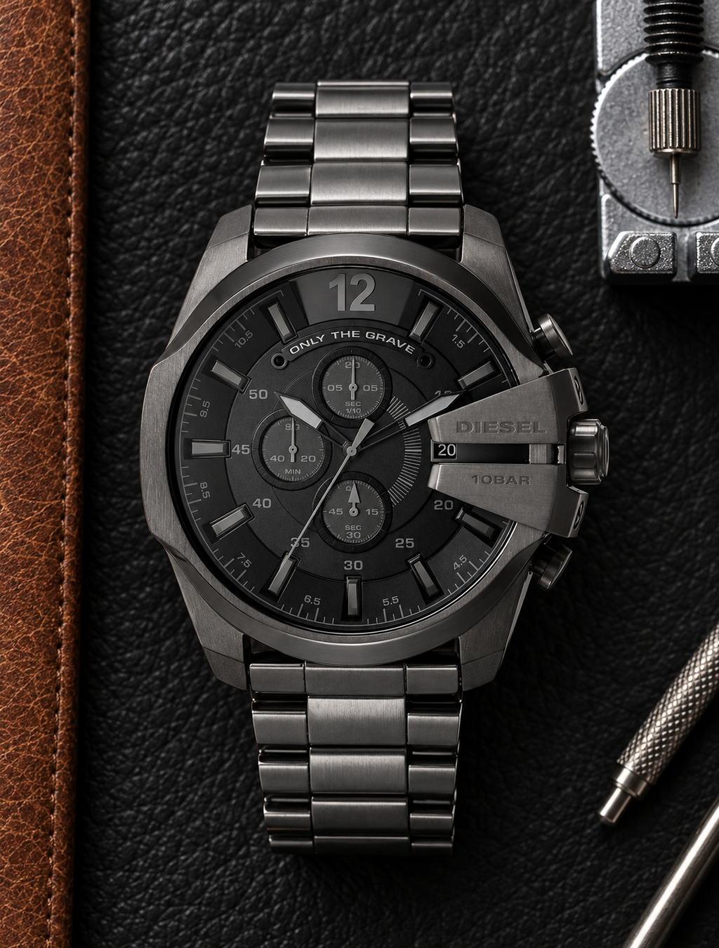 Diesel DZ4355 men's watch — 03_leather_tools.png
