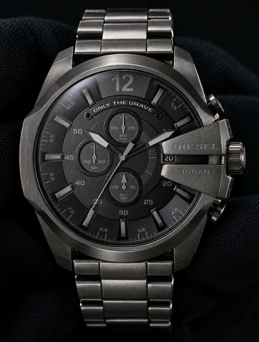 Diesel DZ4355 men's watch — 08_front_macro.png