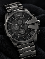 Diesel DZ4355 men's watch — 09_angled_macro.png