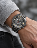 Diesel DZ4421 men's watch — 02_on_wrist.png