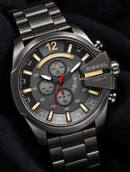 Diesel DZ4421 men's watch — 09_angled_macro.png