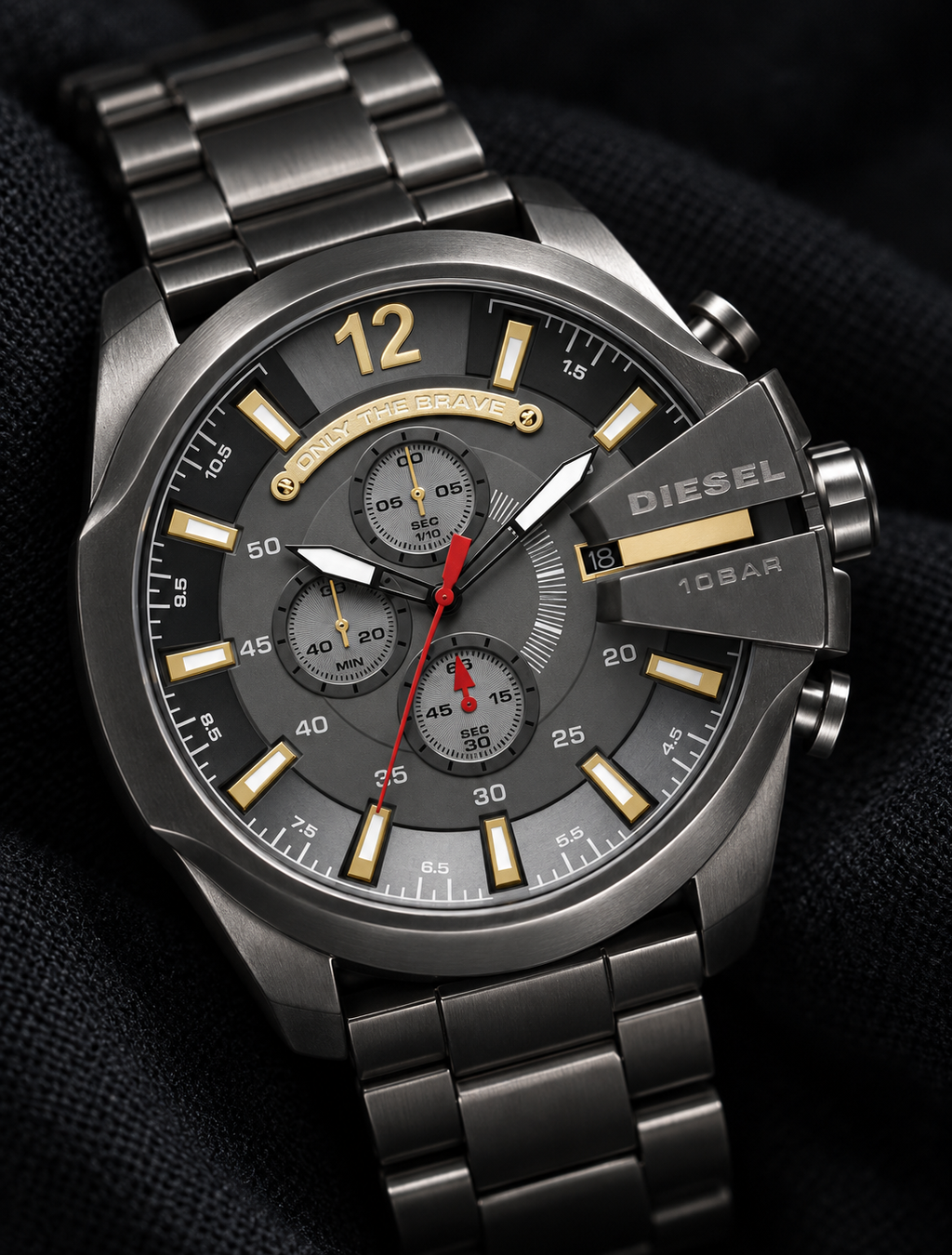 Diesel DZ4421 men's watch — 09_angled_macro.png
