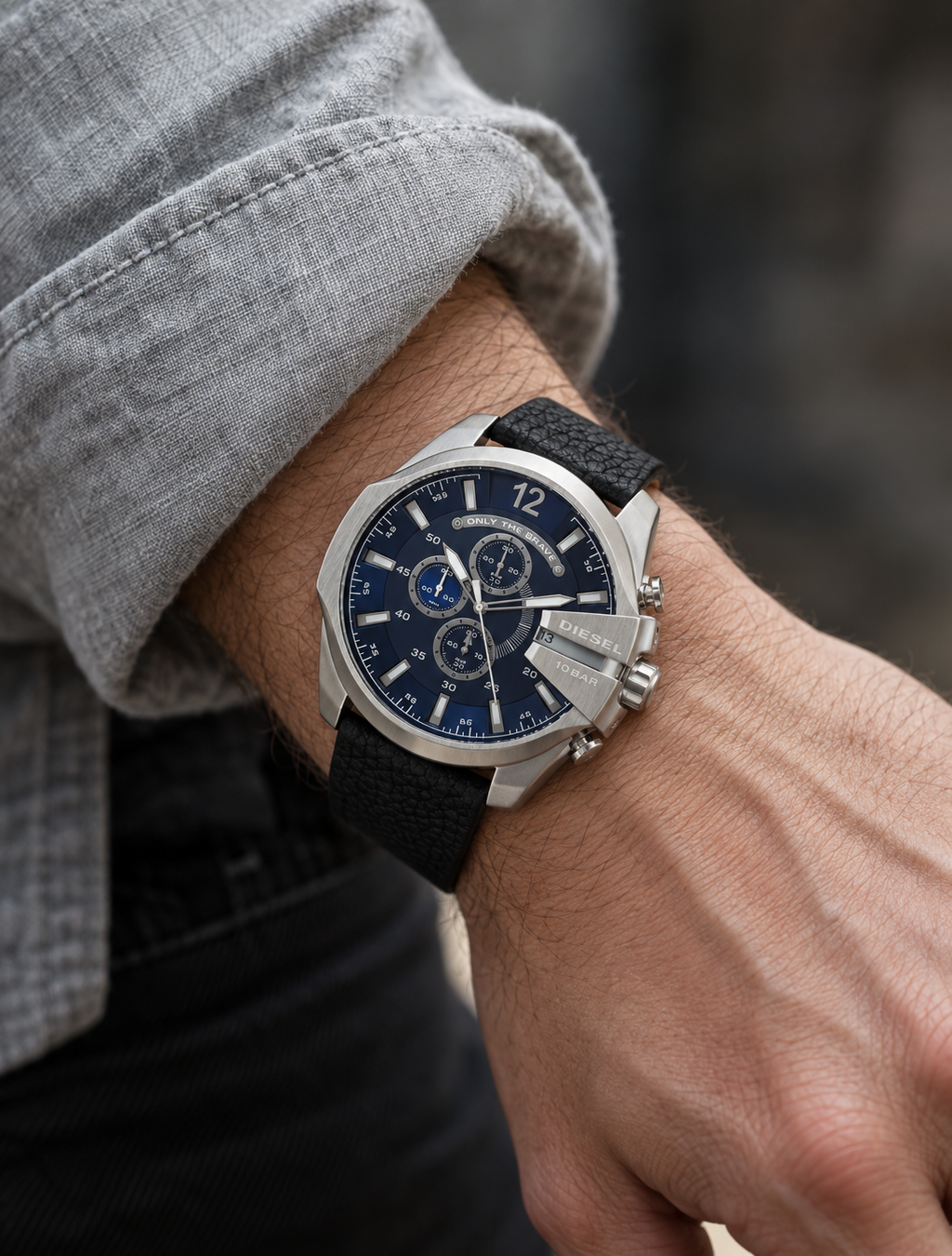 Diesel DZ4423 men's watch — 02_on_wrist.png