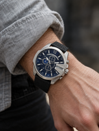 Diesel DZ4423 men's watch — 02_on_wrist.png