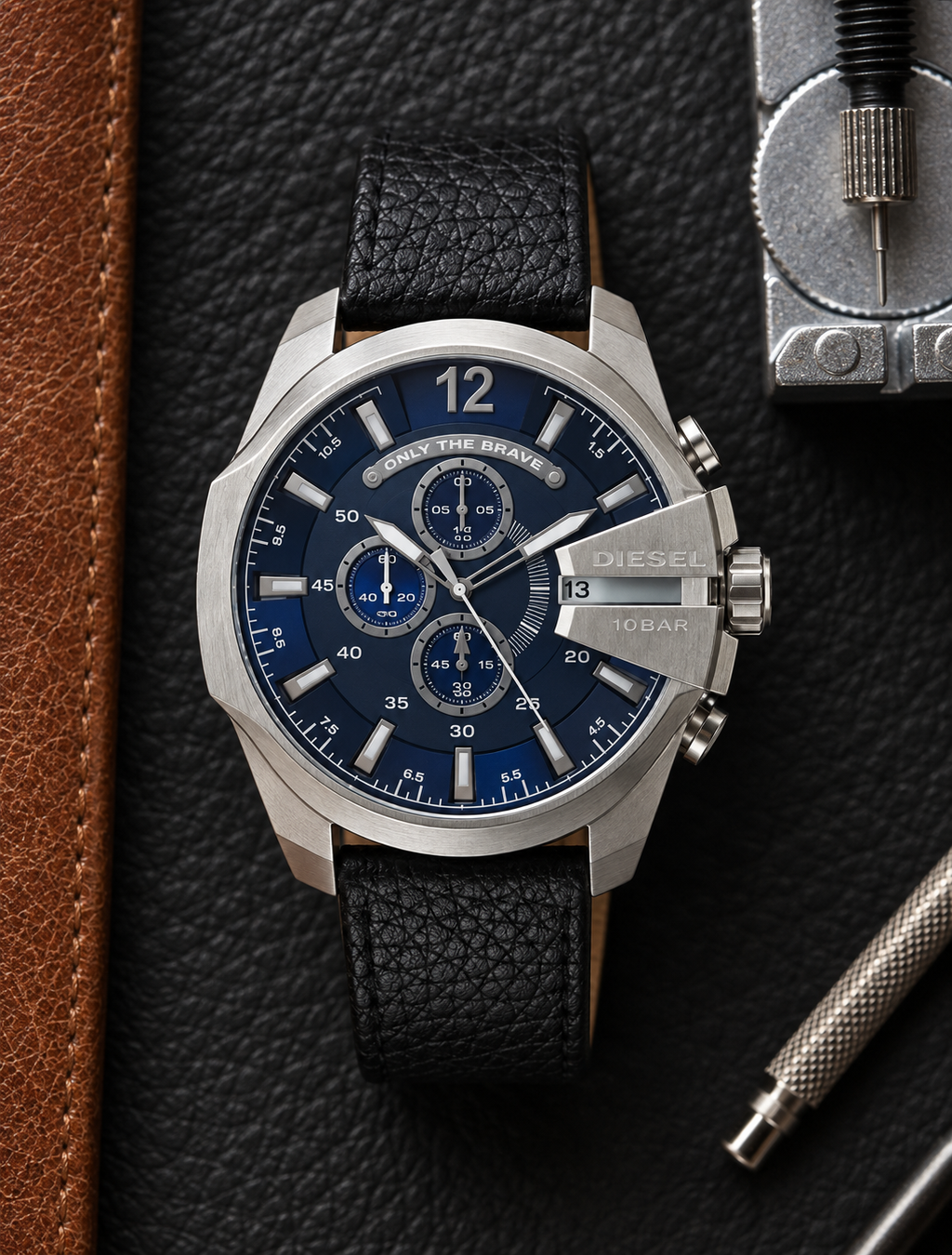 Diesel DZ4423 men's watch — 03_leather_tools.png