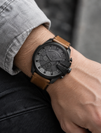 Diesel DZ4463 men's watch — 02_on_wrist.png