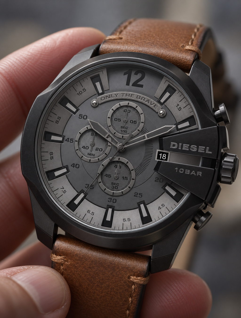 Diesel DZ4463 men's watch — 04_handheld_macro.png