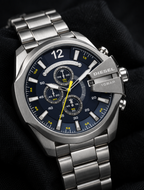 Diesel DZ4465 men's watch — 09_angled_macro.png