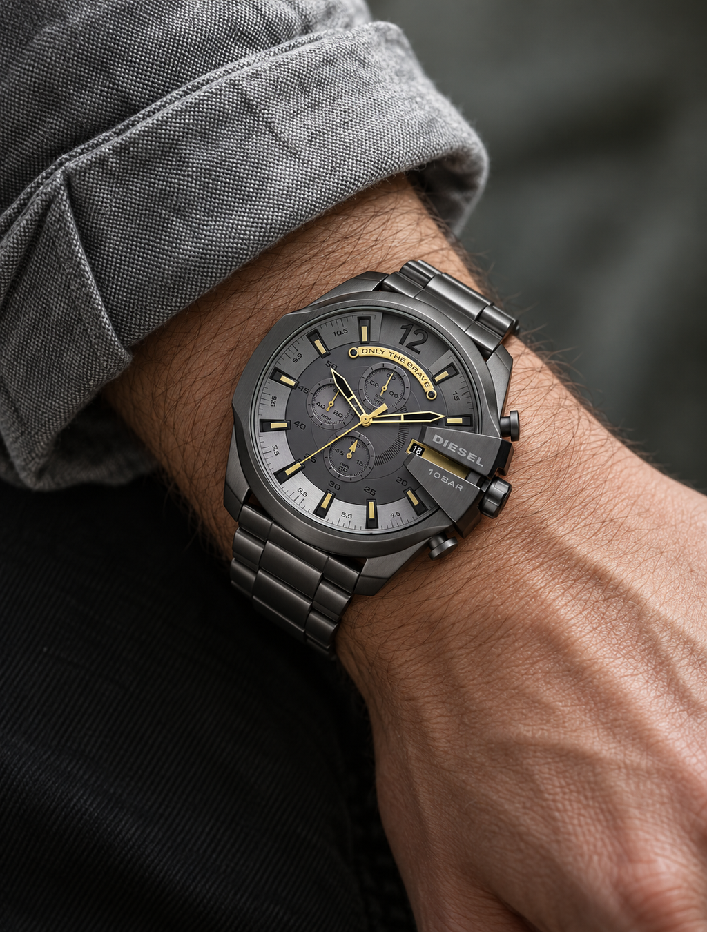 Diesel DZ4466 men's watch — 02_on_wrist.png