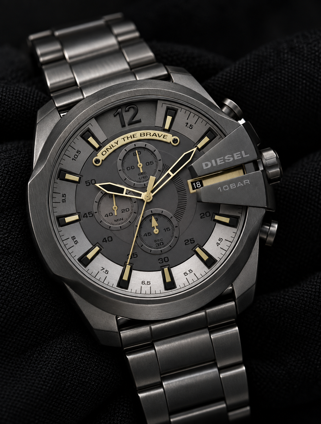 Diesel DZ4466 men's watch — 09_angled_macro.png