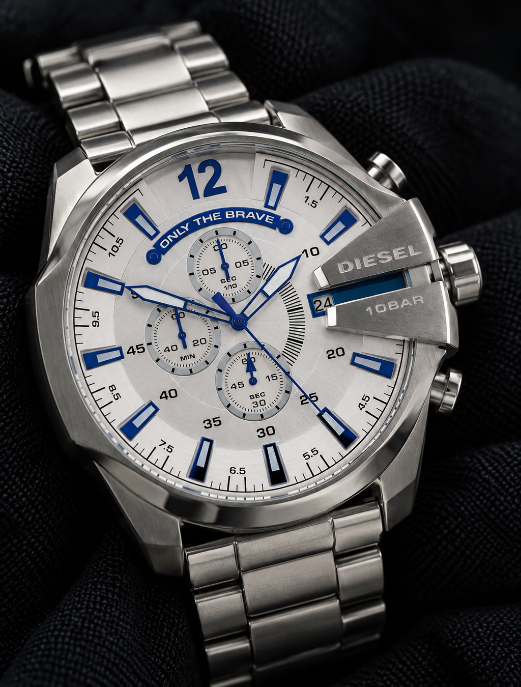 Diesel DZ4477 men's watch — 09_angled_macro.png