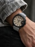 Diesel DZ4496 men's watch — 02_on_wrist.png