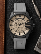Diesel DZ4496 men's watch — 03_leather_tools.png