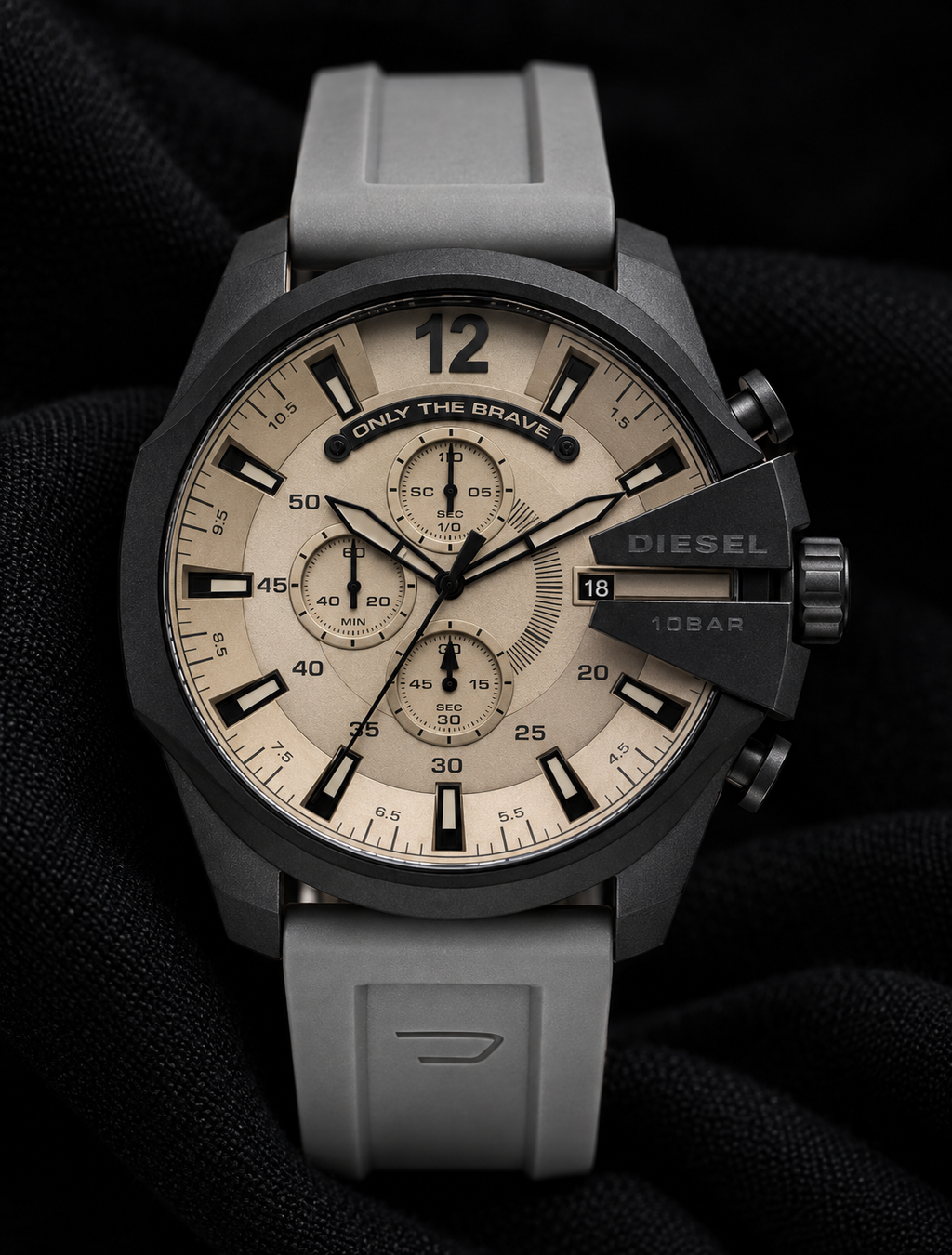 Diesel DZ4496 men's watch — 08_front_macro.png