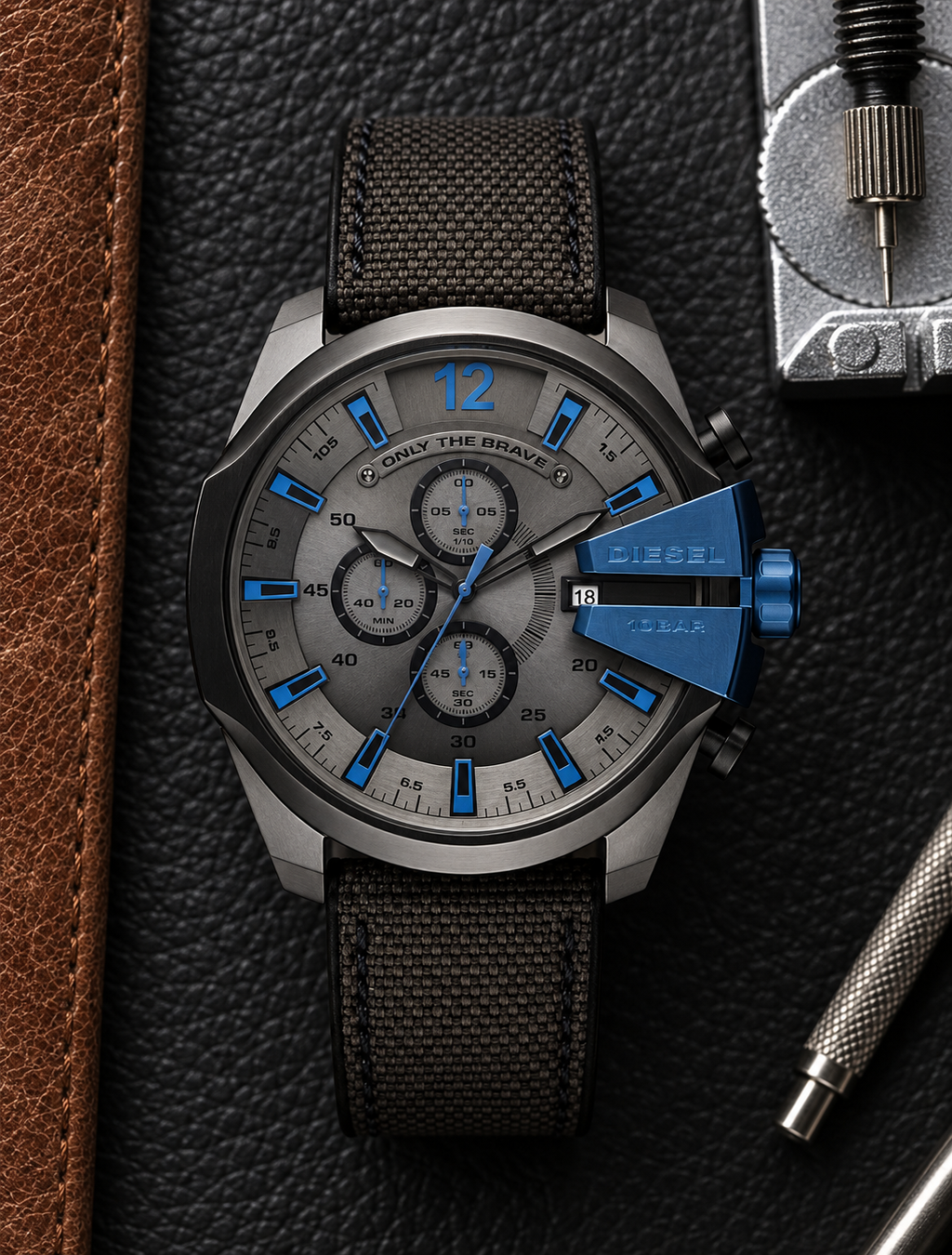 Diesel DZ4500 men's watch — 03_leather_tools.png