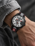 Diesel DZ4512 men's watch — 02_on_wrist.png