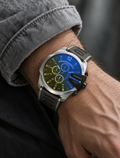 Diesel DZ4523 men's watch — 02_on_wrist.png