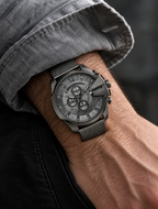 Diesel DZ4527 men's watch — 02_on_wrist.png