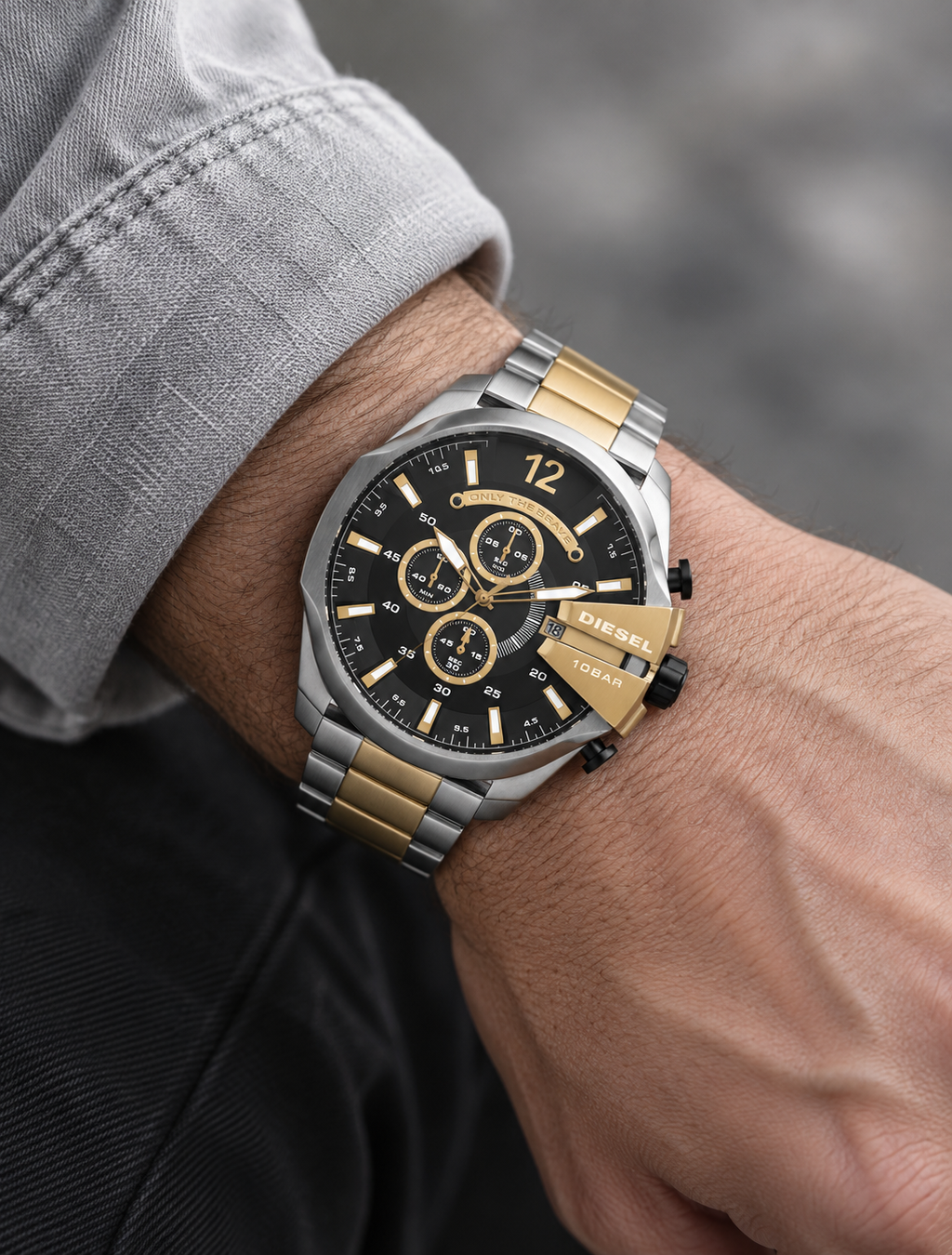 Diesel DZ4581 men's watch — 02_on_wrist.png