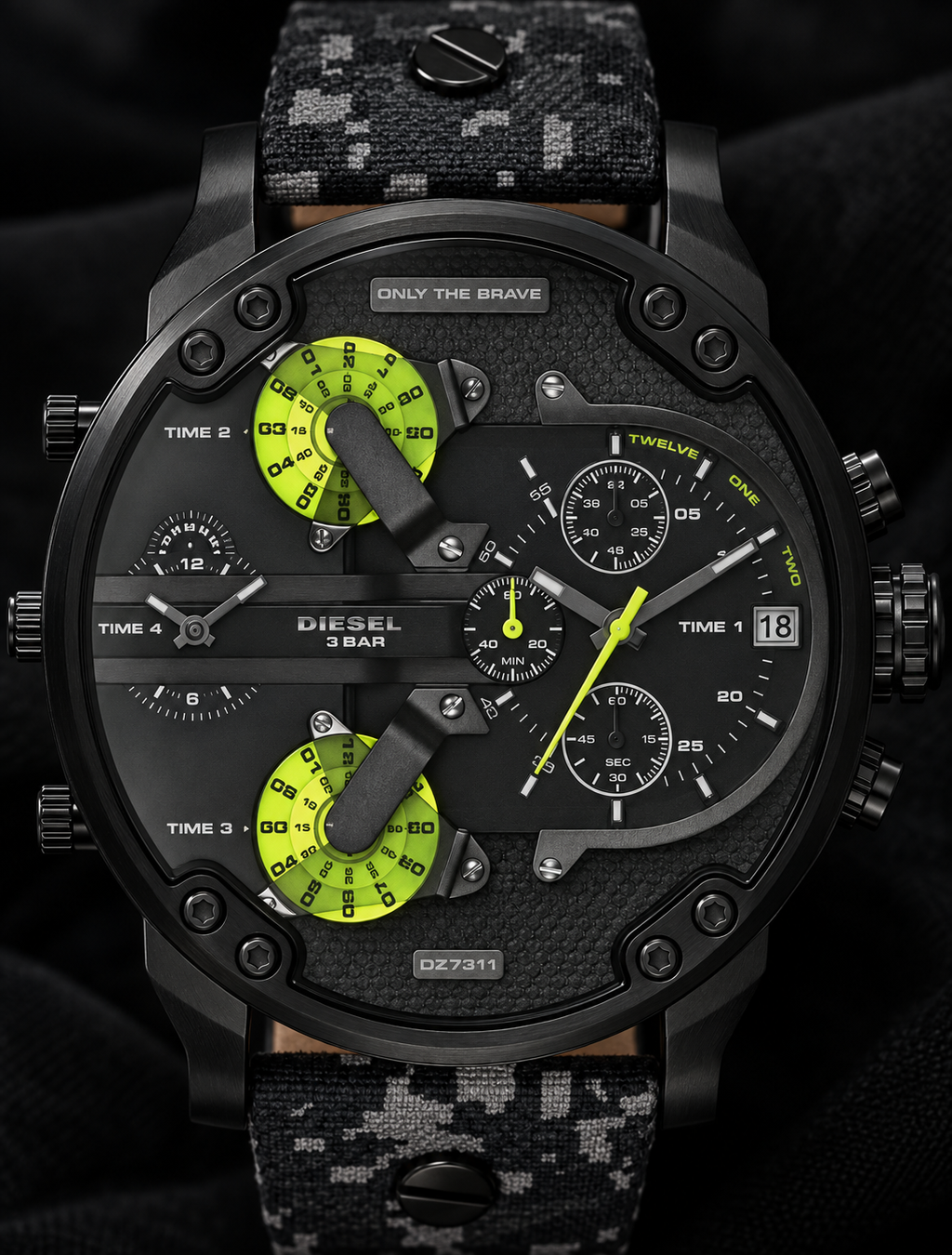 Diesel DZ7311 men's watch — 08_front_macro.png