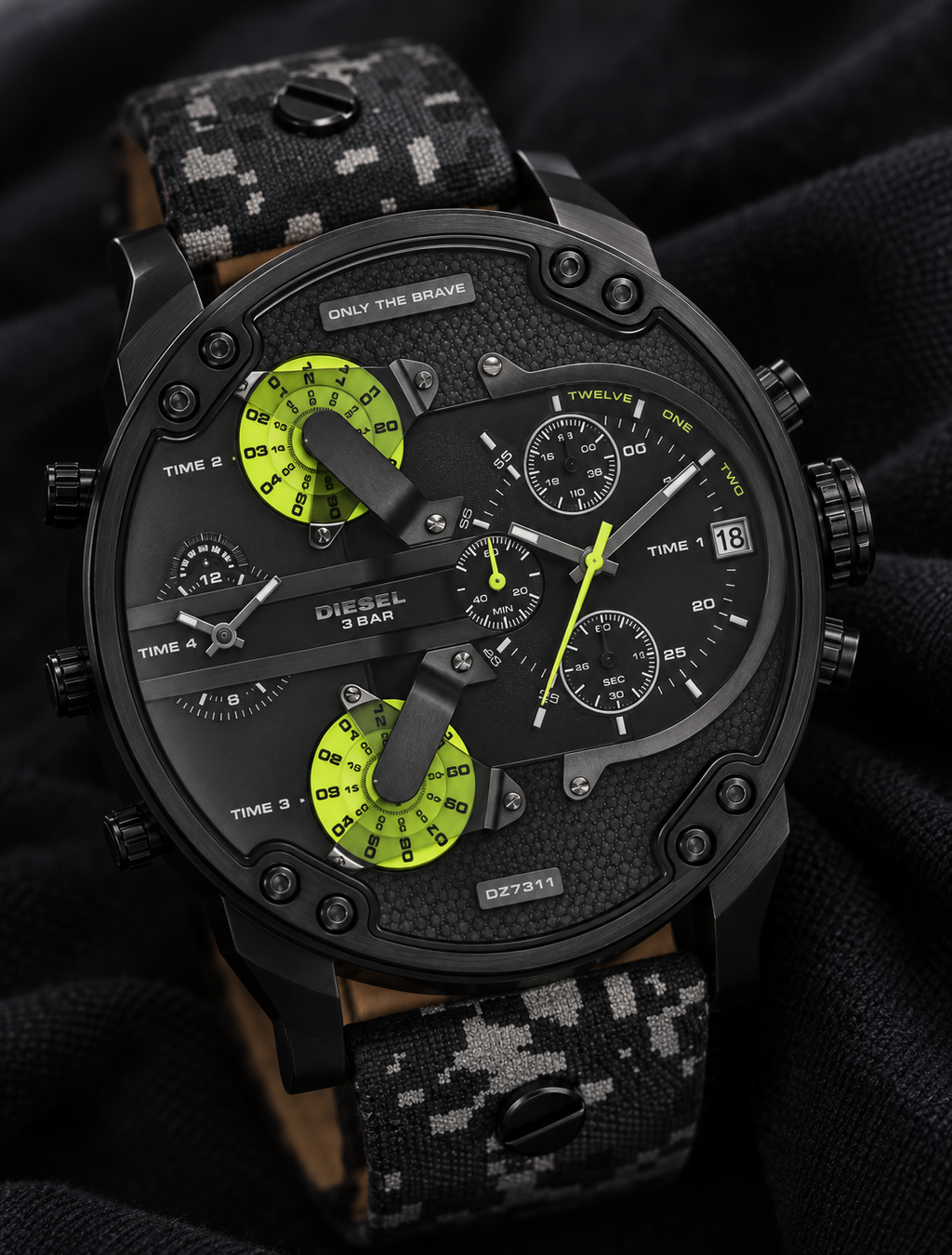 Diesel DZ7311 men's watch — 09_angled_macro.png