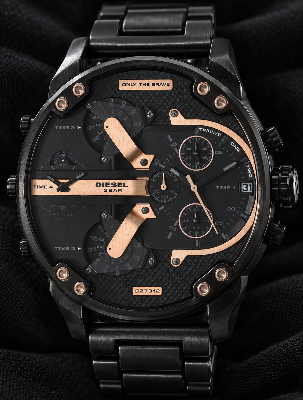 Diesel DZ7312 Mr. Daddy 2.0 men's watch — front macro