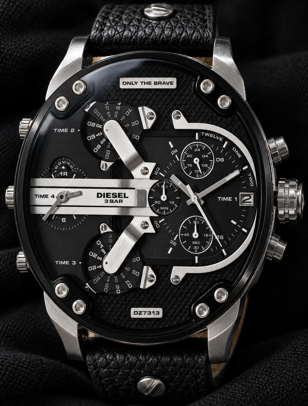 Diesel DZ7313 men's watch — 08_front_macro.png