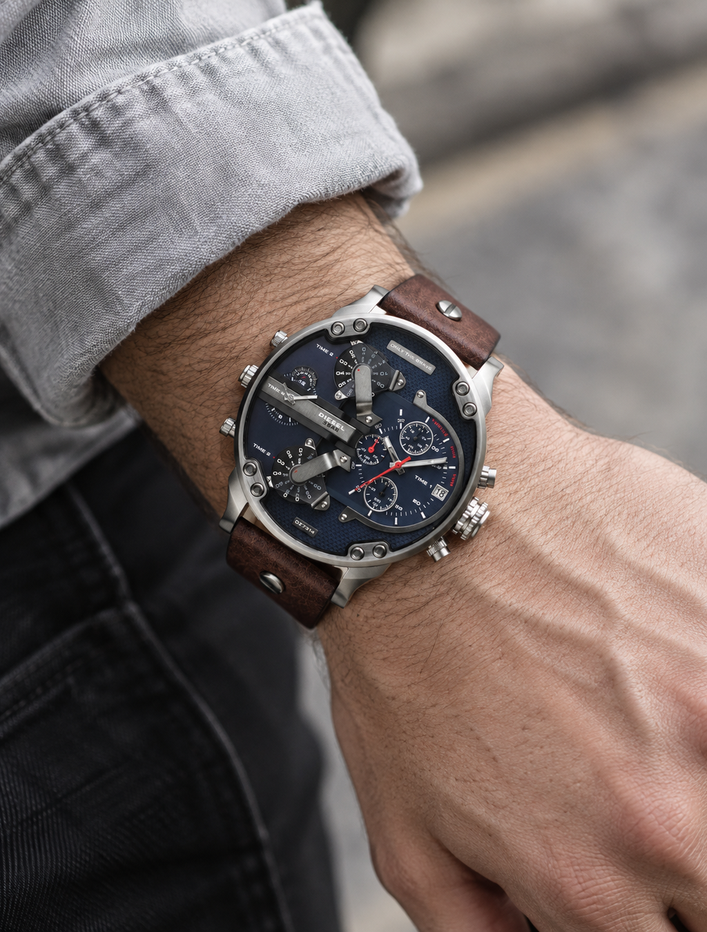 Diesel DZ7314 men's watch — 02_on_wrist.png