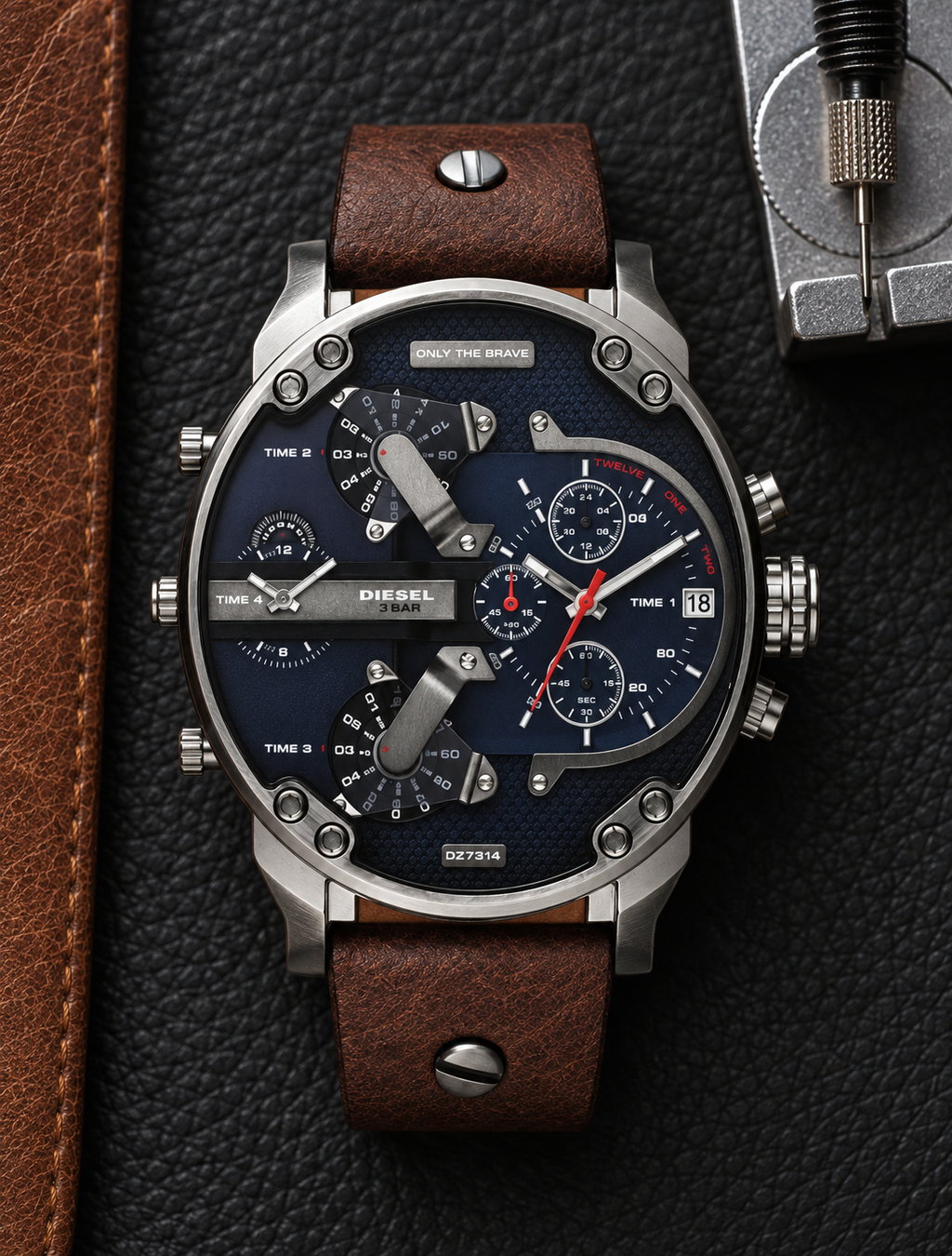Diesel DZ7314 men's watch — 03_leather_tools.png